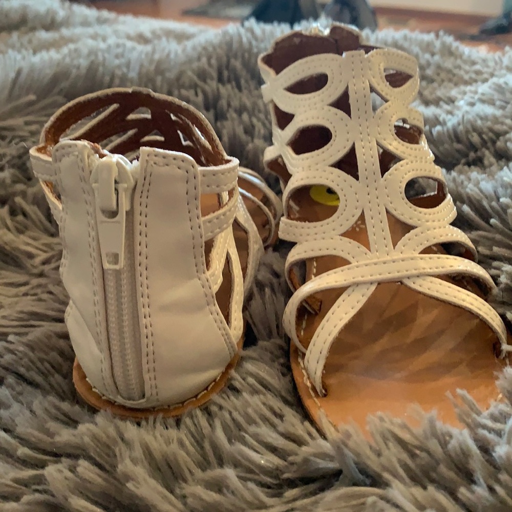 Girls sandals with zipper. Size 9